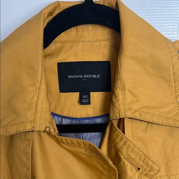 Banana Republic Golden Trench Coat - Picture 2 of 8